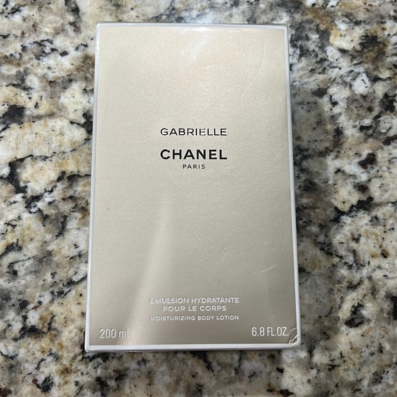 CHANEL Bath & Body Chanel Paris Gabrielle Emulsion Hydratante Moisturizing Body Lotion Nitb